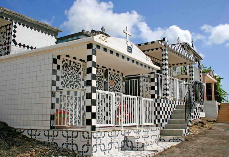 Go and visit the cemetery of morne a l'eau with a private driver of Guadeloupe